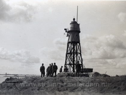 Duitse soldaten op de Kustbatterij bij Durgerdam.