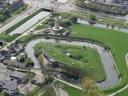 Luchtfoto van Fort bij Hoofddorp.