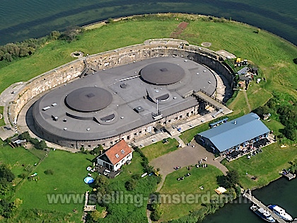 Luchtfoto van het Fort aan het Pampus.