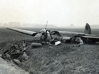 Een neergestort Duits vliegtuig.
