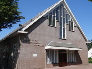 Kerk in de voormalige zoeklichtloods in Ouderkerk aan de Amstel.