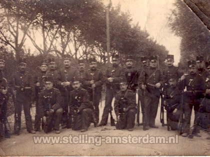 Groepsfoto in 1912, mogelijk Uithoorn en omgeving.