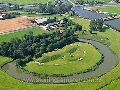 Luchtfoto van het Fort bij Spijkerboor.