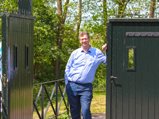 René Ros near the Defensive Tower on the Ossenmarkt in Weesp