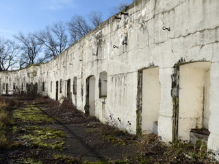 Frontgebouw van Fort bij Velsen.