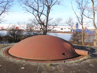 Batterij III / pantseraffuiten Fort bij Velsen in Groep Westzaan.