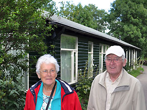 Afra en Piet Pennekamp op Fort bij Spijkerboor.