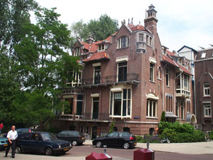 Villa van Eeghenstraat te Amsterdam.