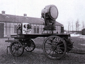 Een zoeklicht op een wagen.