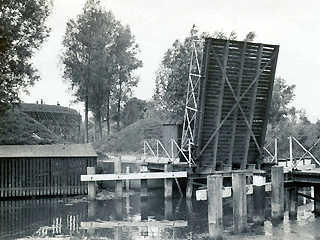 De oorspronkelijke brug van het Fort Nieuwersluis, over de Nieuwe Wetering.