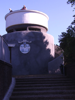 Een Duitse bunker, het Kopje van Bloemendaal.