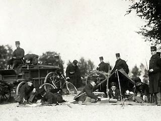 Manouevres/legeroefeningen rond de Stelling van Amsterdam in 1912. Foto: de veld…