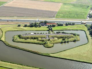 Luchtfoto Fort aan de St. Aagtendijk.