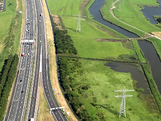 Luchtfoto graafwerk St. Aagtendijk tbv fly-over A9.