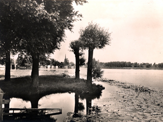 Foto van de Vecht in Weesp vanaf de Utrechtseweg.