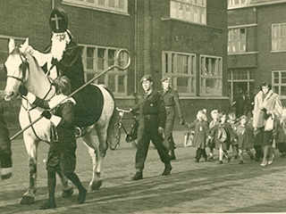 Sinterklaas op de Kromhoutkazerne te Utrecht.