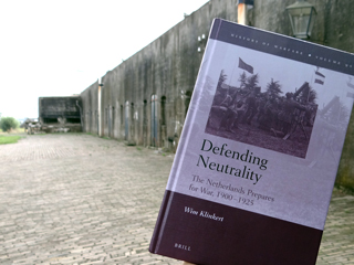 Boek 'Defending Neutrality'