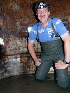 René Ros in caponnière van Fort bij Hoofddorp.