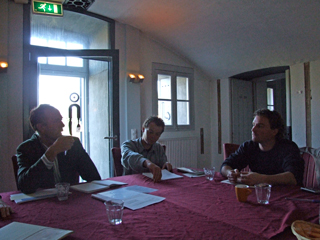Vergadering over communicatieplan in Fort bij Vijfhuizen.