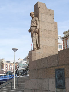 Monument Mobilisatie 1914-1918 met plaquette C.J. Snijders in Scheveningen.