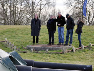 Een deel van de families tijdens de rondleiding op Fort bij Spijkerboor.