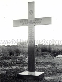 Grafkruis met zeven namen op begraafplaats Maastricht.