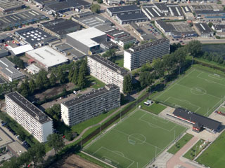 Luchtfoto van de Heemraadweg in Weesp.