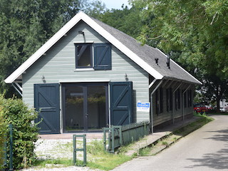 Gerestaureerde bergloods van Fort aan de Drecht.