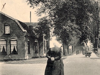 Huis met een kruisje in Spaarndam.