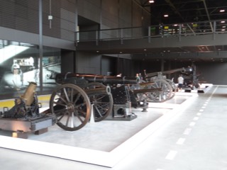 Geschut in de tentoonstelling van het Nationaal Militair Museum te Soesterberg.