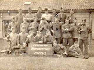 Groepsfoto met Heijmen Westerveld op Fort aan het Pampus.