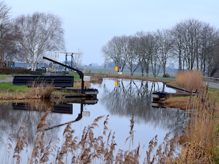 Noodkering in de Waver.