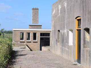 Het keukengebouw naast de kazerne van Fort bij Veldhuis.