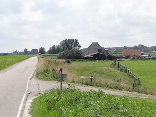 De aansluiting van de Liniewal in de Starnmeerpolder in 2016.