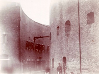 Toren en contrescarpgebouw van Fort bij Honswijk.