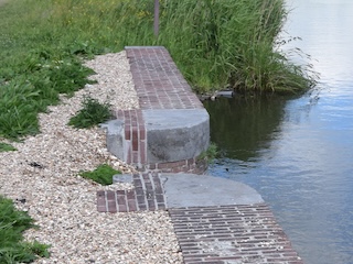 De gerestaureerde Inlaatduiker aan de Starnmeerpolder.