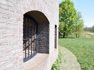 Schietgat van de toren van Fort Orthen.