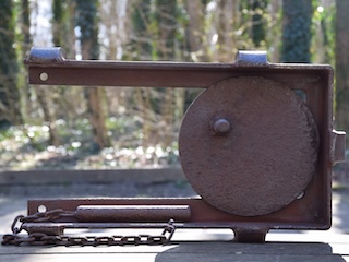 Schietgatafsluiting van een groepsschuilplaats.