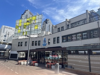 Gebouw van het Nationaal Archief te Den Haag.