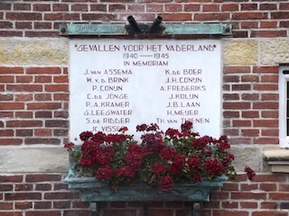 Monument slachtoffers Tweede Wereldoorlog aan vm. stadhuis te Purmerend.