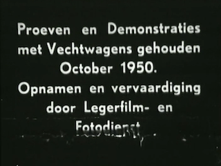 Titelbeeld van de film over de proeven met vechtwagens en tanks.
