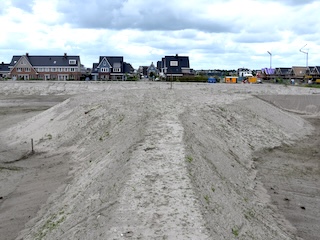 Ligt onder dit zand een gebouwtje van Seeadler verborgen.