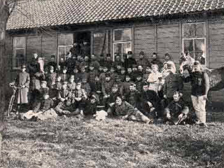 Soldaten (en paard) van het Fort benoorden Spaarndam.